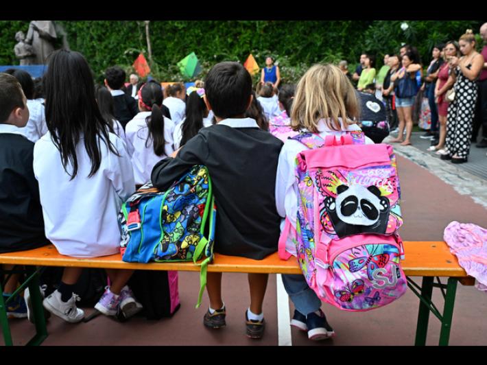 Da oggi scuole chiuse,in molti istituti si riprende il 28 aprile