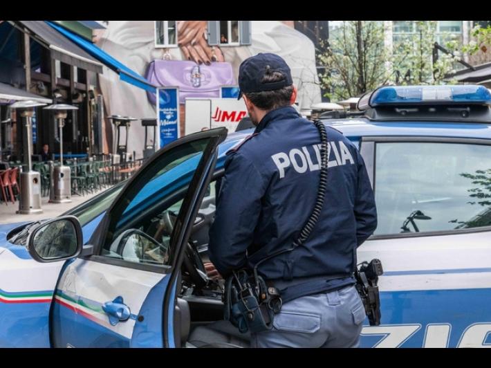 Entra in casa per rubare e uccide il domestico, arrestato a Milano