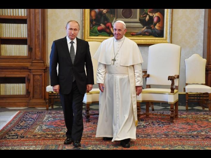 Putin, 'Papa Francesco una persona straordinaria'