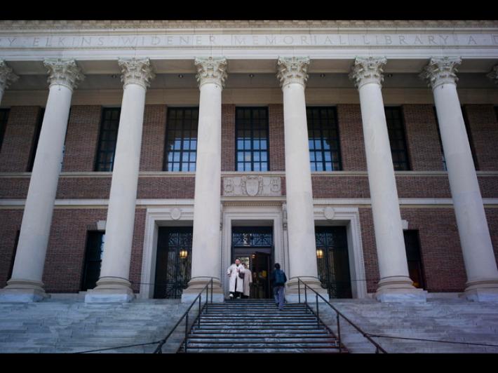 Nyt, Harvard fa causa a governo Trump contro taglio fondi