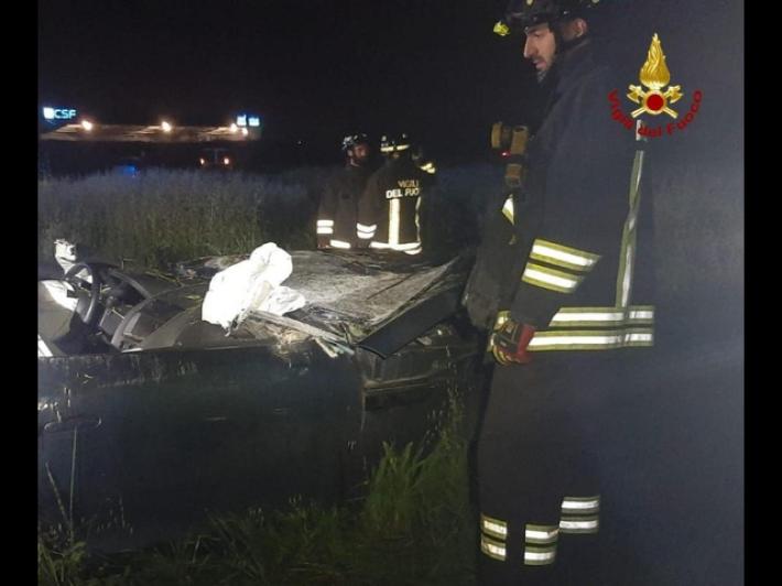 Auto fuori strada, muore un 48enne a Montecchio