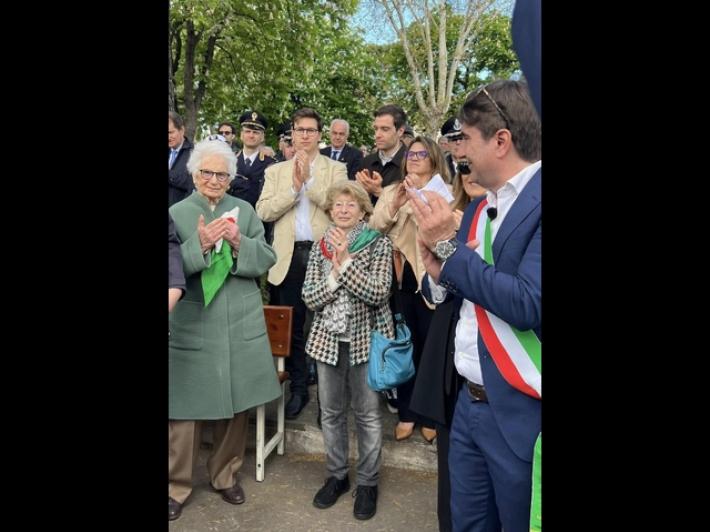 Consiglio comunale approva atto solidariet&agrave; con Liliana Segre