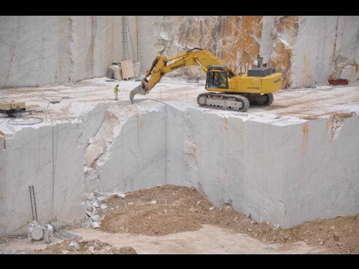 Infortunio mortale in cava di marmo a Massa Carrara