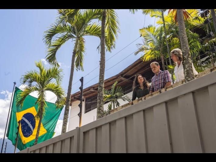 'I 5 dell'ambasciata di Caracas liberi grazie a Usa e Italia'