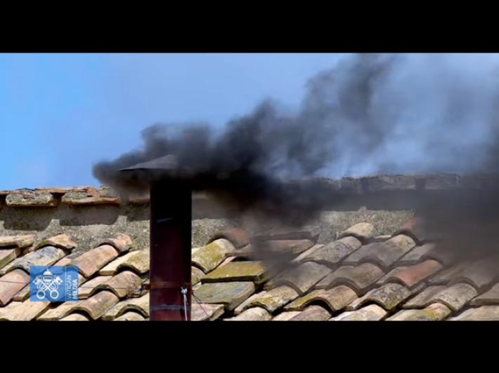 Fumata nera, secondo e terzo scrutinio a vuoto