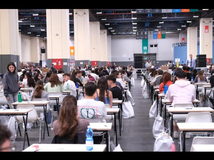 Chimica, fisica, biologia obbligatorie per semestre Medicina