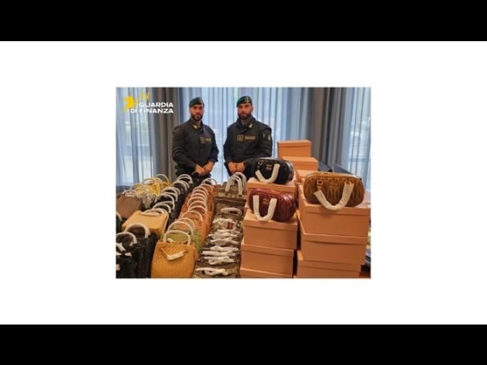 Grandi firme contraffatte, sequestrati 55.200 articoli a Pisa