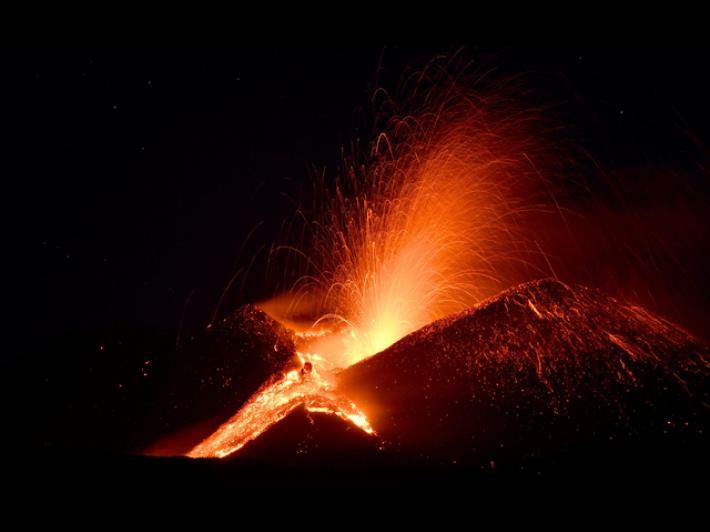 Etna 'stop and go', finita tredicesima fase esplosiva sommitale
