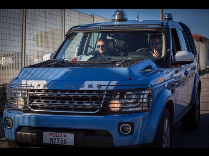 Scambia due operai Enel per ladri e spara: 80enne arrestato 