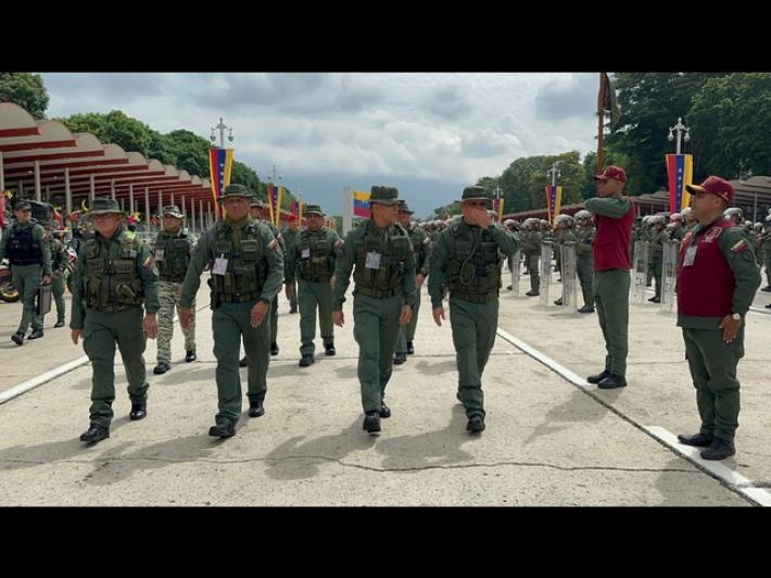 Il Venezuela dispiega 412.000 militari per il voto di domenica