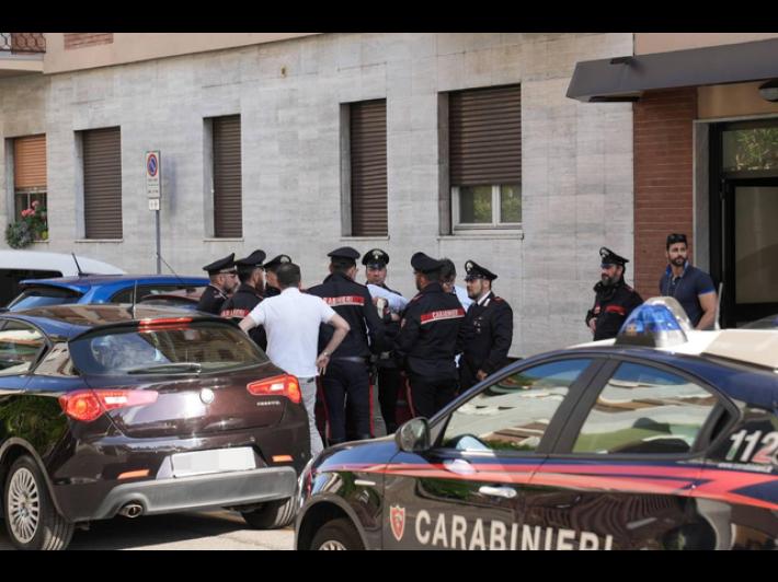 Marito escort uccisa si consegna,'ma non c'entro niente'