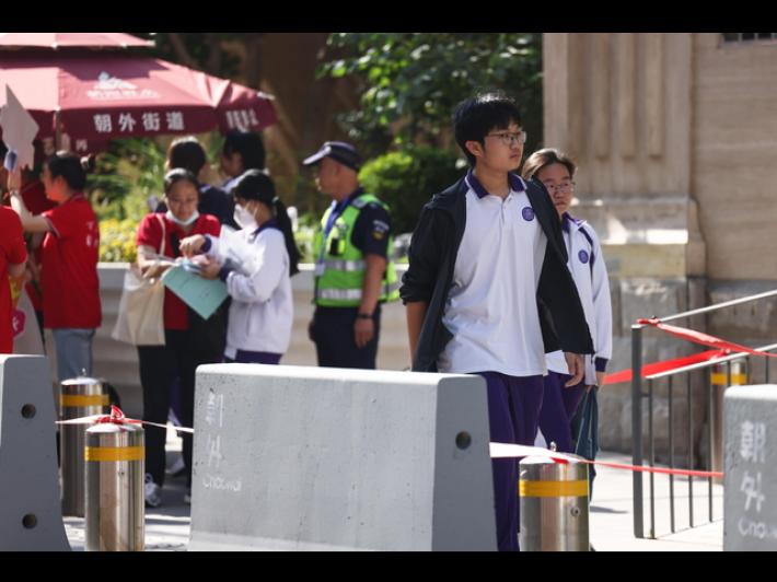 Cina, 13,5 milioni di studenti per il durissimo esame Gaokao