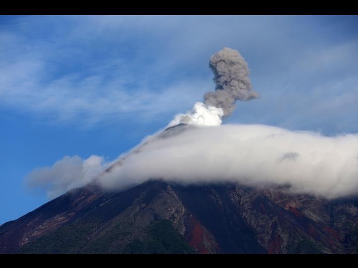 Guatemala, finita dopo 30 ore l'eruzione del vulcano Fuego