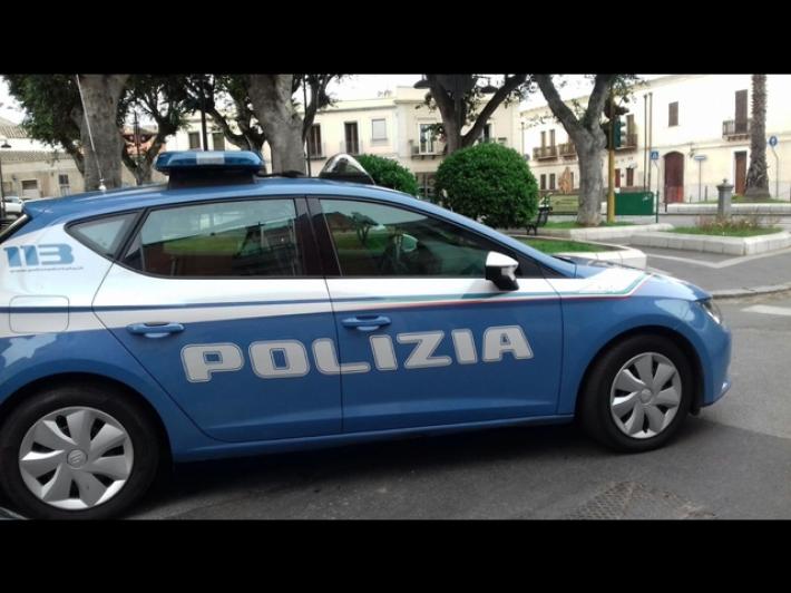 Abbandonano in mare 10 migranti alla deriva: arrestati tre scafisti algerini 