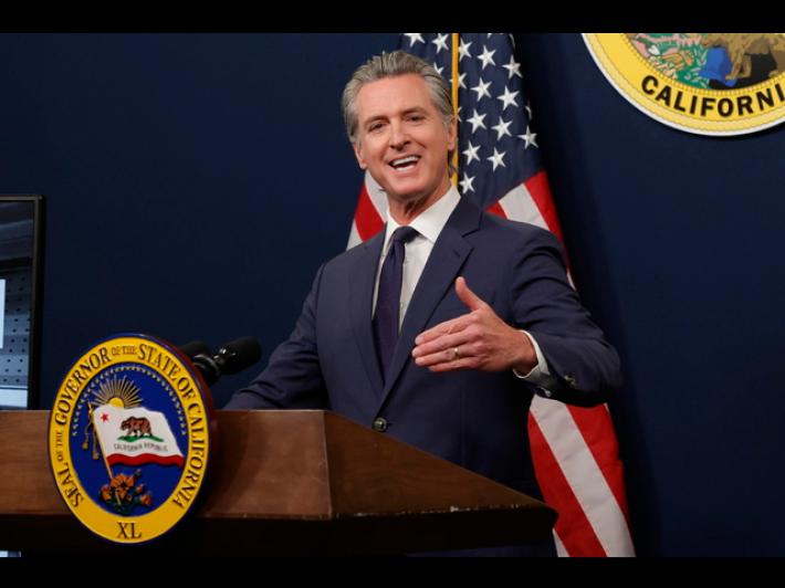 Newsom: 'Trump duplica la Guardia nazionale, spericolato'