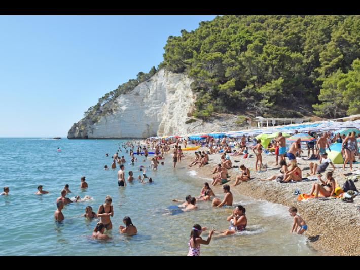 Assoturismo-Cst, tra spiagge e riviere 110 milioni presenze