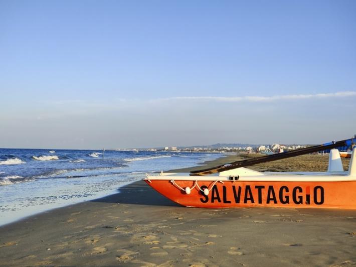 Fa il bagno in mare ma non riemerge a Lido degli Estensi: 11enne morto in ospedale 