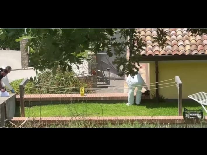 Sorprende i ladri in casa e spara: uno &egrave; morto, l'altro &egrave; ferito