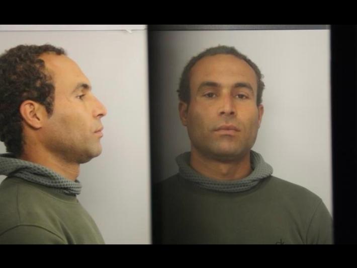 Fuggito in aeroporto a Bologna, diffusi nome e foto