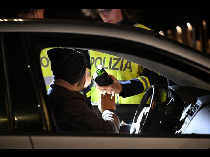 Salvini firma il decreto sull'alcolock