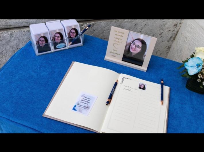 Uccise con 8 pugnalate 26enne incinta,ergastolo per Bujar Fandaj