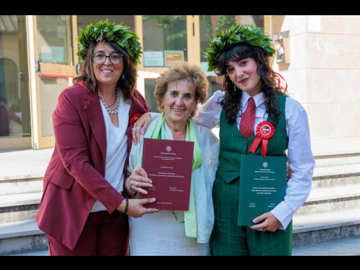 >ANSA-LA-STORIA/ Mamma e figlia, cerimonia di laurea per due