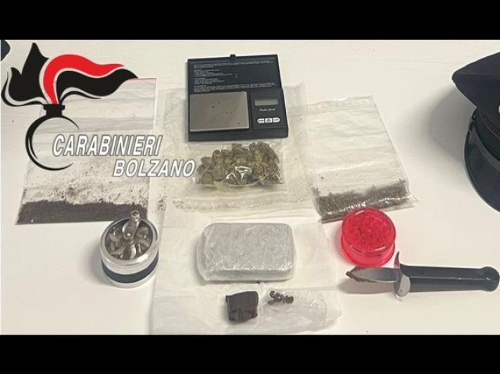 Madre e figlio denunciati dai carabinieri per spaccio di droga