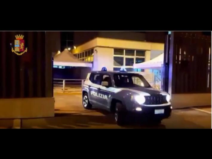 Sparatoria a Taranto, un morto e tre feriti