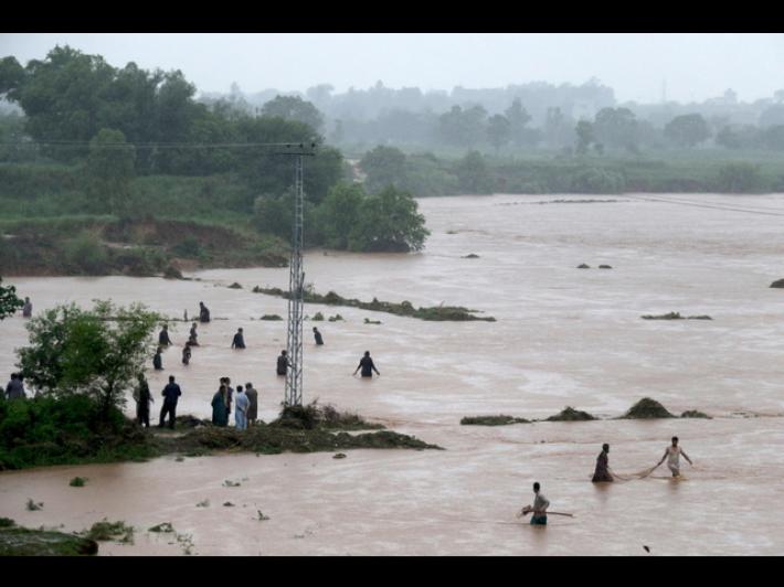 Pakistan, almeno 13 morti per le piogge monsoniche in 24 ore