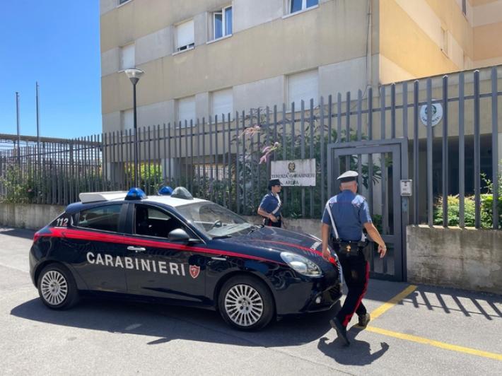 Arrestato medico sospeso dalla professione e sorpreso ad operare in un appartamento 