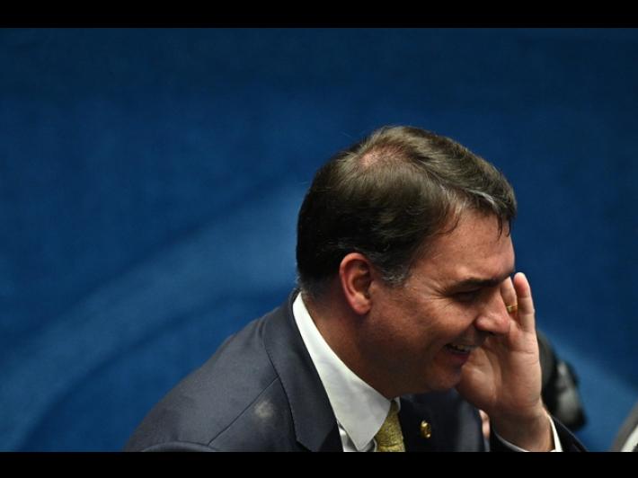 Fl&aacute;vio Bolsonaro a Meloni e Salvini: 'Sostenete Carla Zambelli'