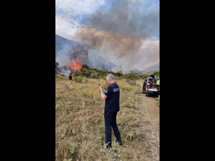 Incendio nella Marsica, un altro elicottero in azione