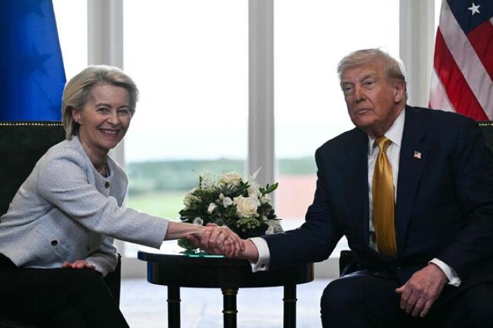 Trump e Von der Leyen annunciano intesa sui dazi al 15%