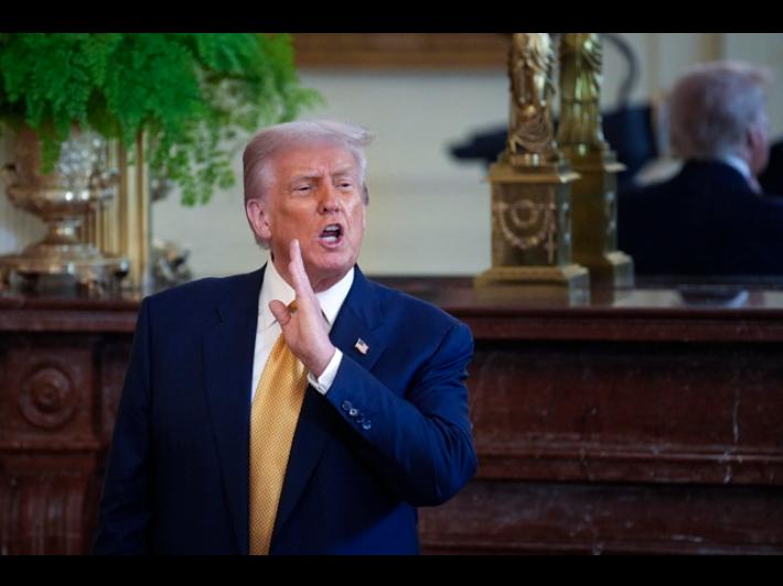 Trump, 'Medvedev fallito, stia attento a quello che dice'