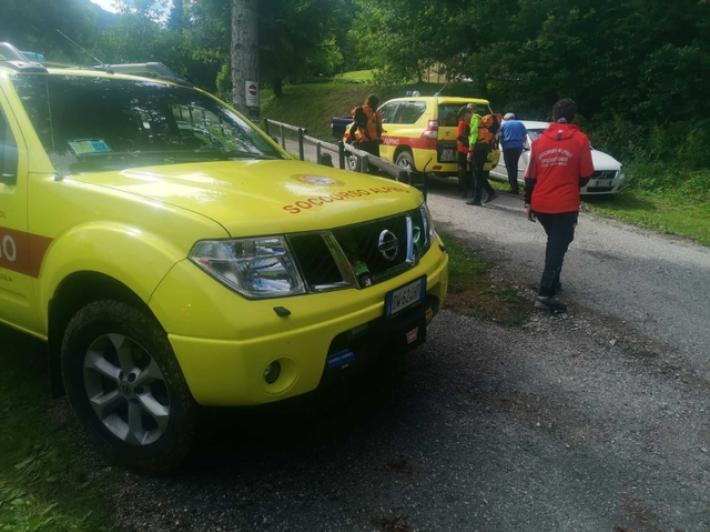 Giovane scivola e precipita in un canalone nel Tarvisiano