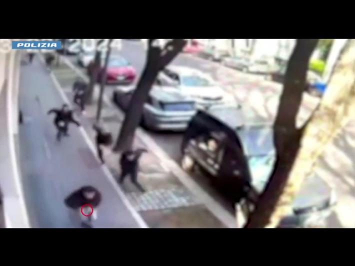 Due turisti rapinati dell'orologio di lusso in centro a Milano