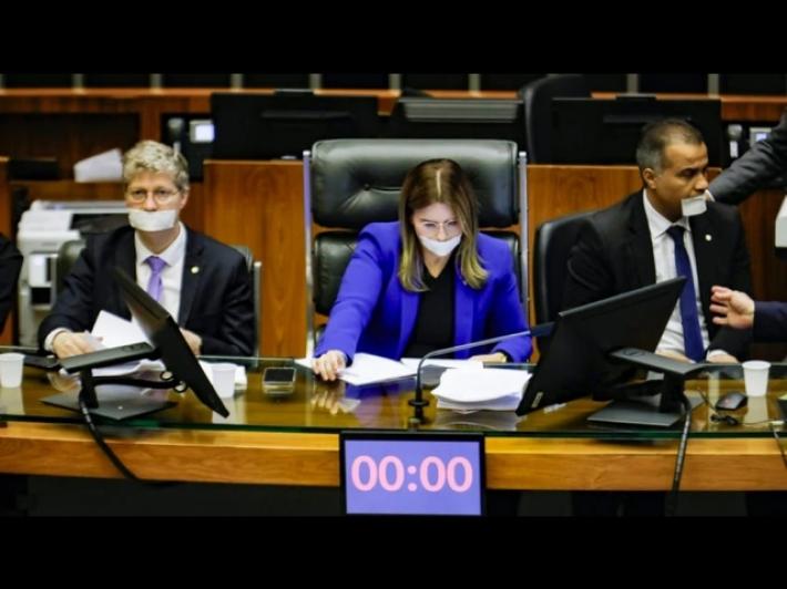 Brasile, deputati e senatori pro-Bolsonaro dormono in Parlamento