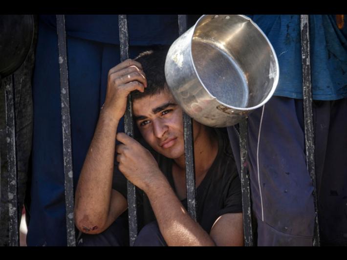 Ue, 'camion aiuti autorizzati da Israele non sufficienti'