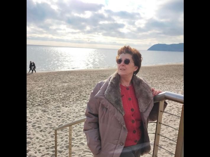 L'addio a Cecilia De Astis, in centinaia ai funerali