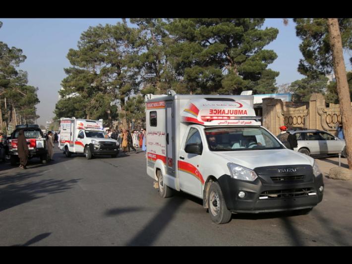 Scontro tra bus e camion in Afghanistan, oltre 50 morti