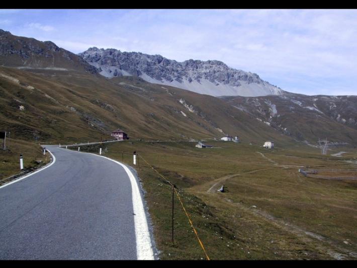 Due frane in alta Valtellina, chiuso il passo dello Stelvio