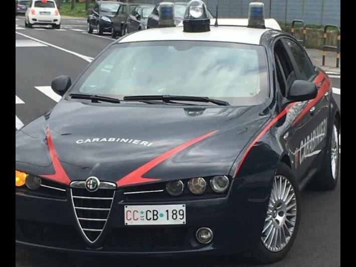 Minore colpito al volto da un coccio di vetro: denunciati 3 ragazzi