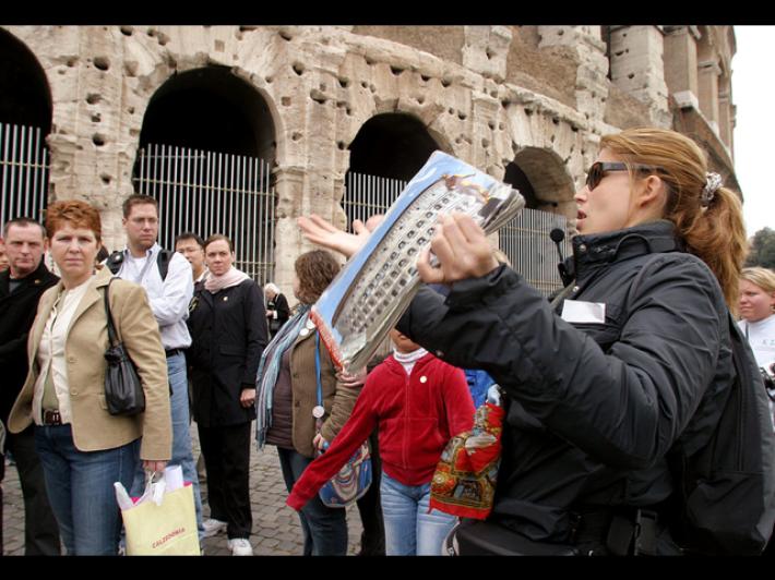 Morta guida turistica durante una visita al Colosseo