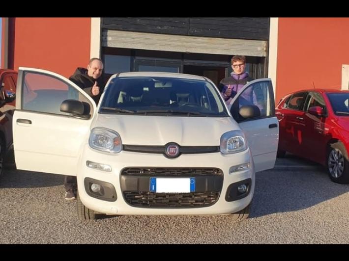 Rubano auto a invalido, 'aiuto, mi serve per andare in ospedale'