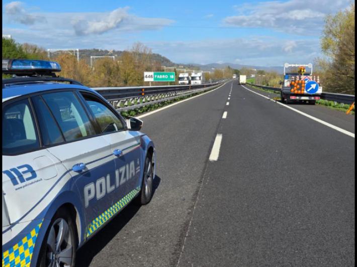 Polizia arresta banda di furti con 'jammer' in aree servizio