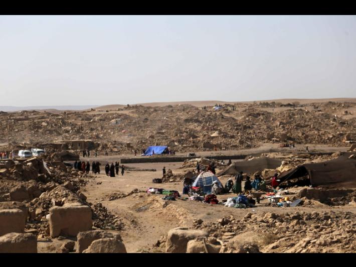 Sale a oltre 800 morti bilancio del sisma in Afghanistan