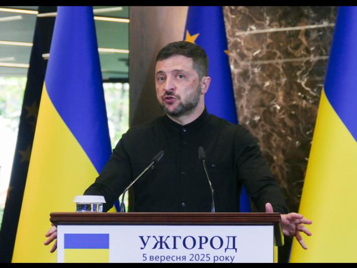 Zelensky, 'non andr&ograve; a Mosca, Putin invece venga a Kiev'