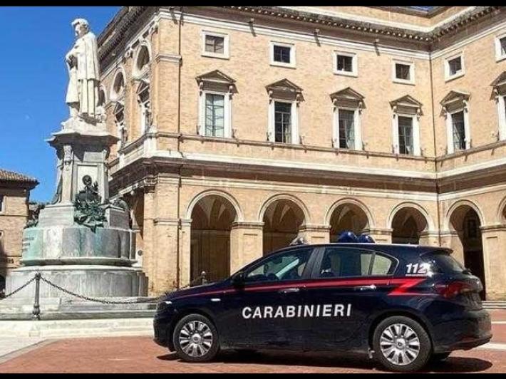 Trova cadavere del padre, carabinieri scoprono ferite da sparo