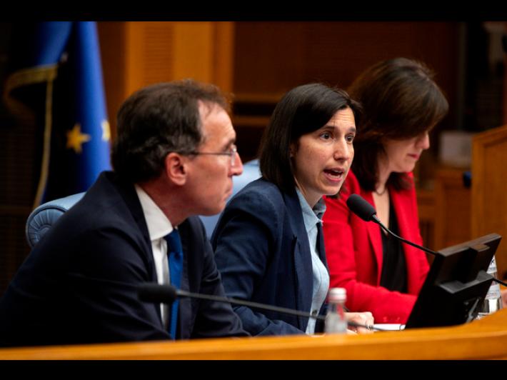 Pd, Meloni straparla, vuole incendiare il clima politico