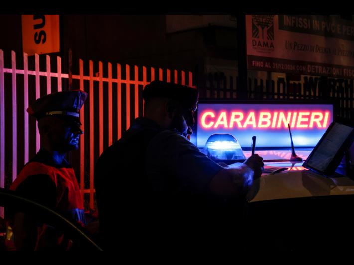 Violentano 12enne e postano video su WhatsApp